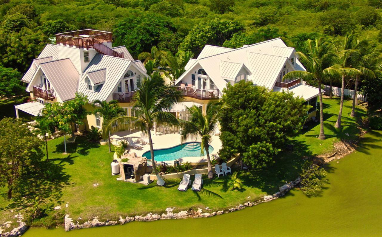 Shangri-La Boutique Bed & Breakfast West Bay Kültér fotó